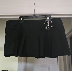 Black Pleated Halara Mini Skirt